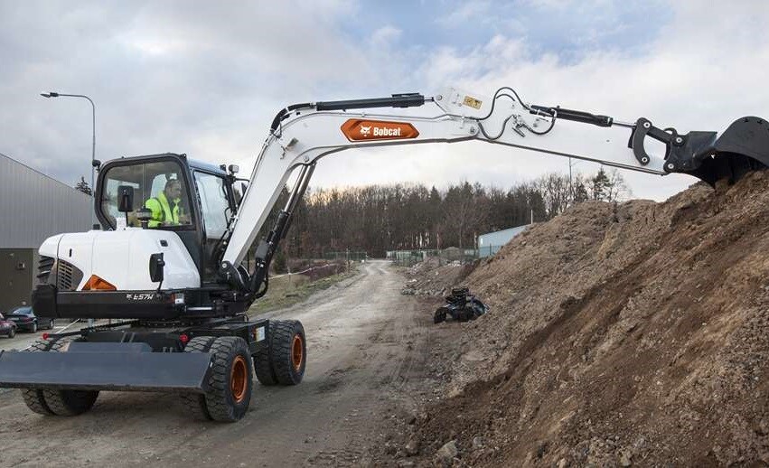 bobcat wheeled excavator