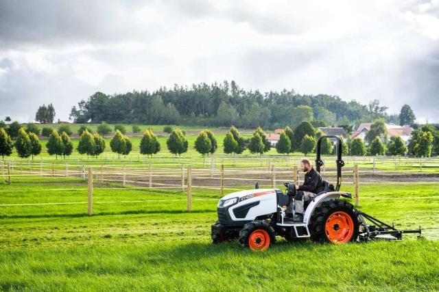 bobcat compact tractor