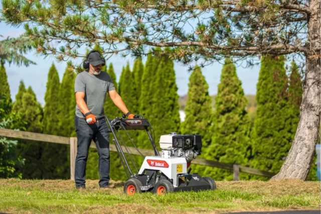 Bobcat DT19 Dethatcher